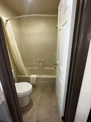 Oda, 1 Büyük (Queen) Boy Yatak, Sigara İçilmez