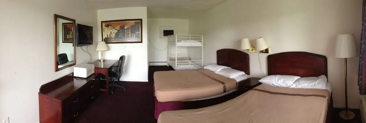 Standard Oda (Two Double Beds & Bunk Bed)