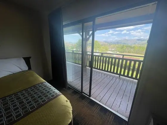 Deluxe Oda, Sigara İçilebilir, Dağ Manzaralı