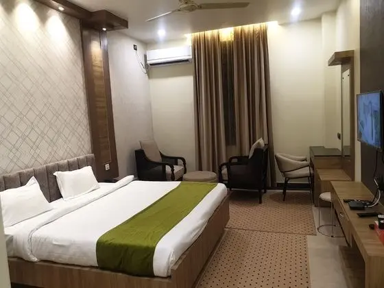 Deluxe Tek Büyük Yataklı Oda