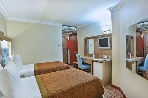 Tek Büyük veya İki Ayrı Yataklı Oda
