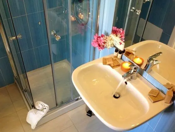 Superior Tek Büyük Yataklı Oda, Veranda, Bahçe Manzaralı