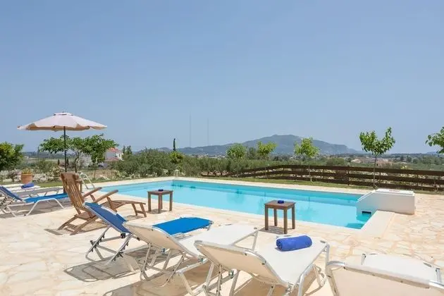Villa, 4 Yatak Odası, Şömine