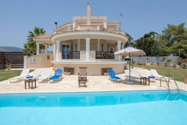 Villa, 4 Yatak Odası, Şömine