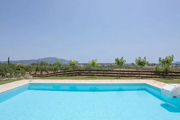 Villa, 4 Yatak Odası, Şömine