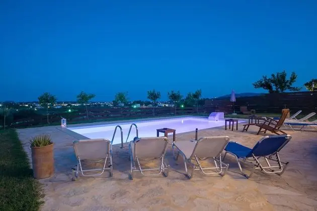 Villa, 4 Yatak Odası, Şömine