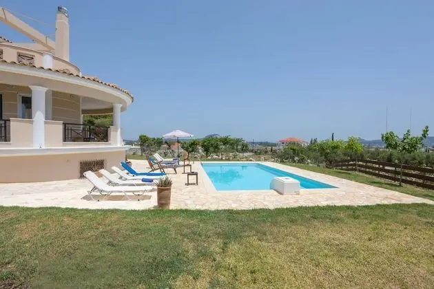 Villa, 4 Yatak Odası, Şömine