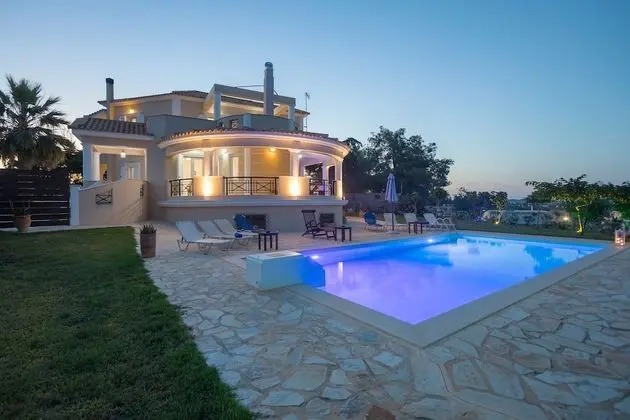 Villa, 4 Yatak Odası, Şömine