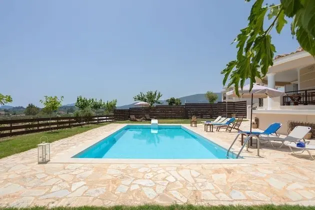Villa, 4 Yatak Odası, Şömine