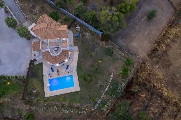 Villa, 4 Yatak Odası, Şömine