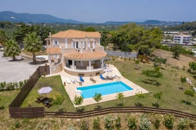 Villa, 4 Yatak Odası, Şömine