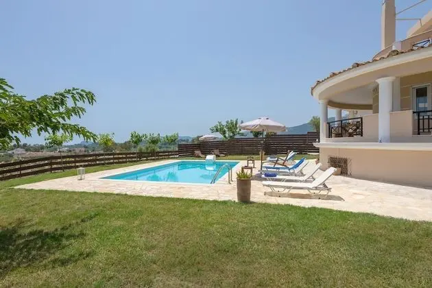 Villa, 4 Yatak Odası, Şömine