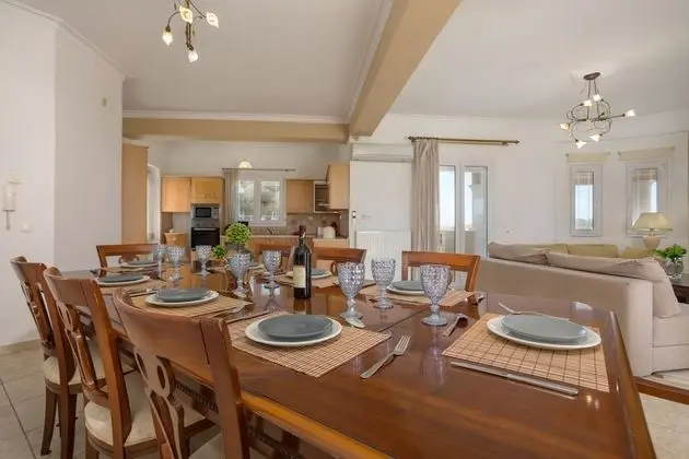 Villa, 4 Yatak Odası, Şömine