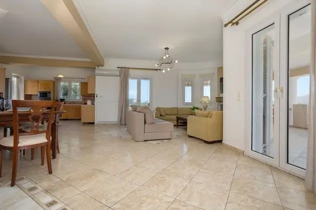 Villa, 4 Yatak Odası, Şömine