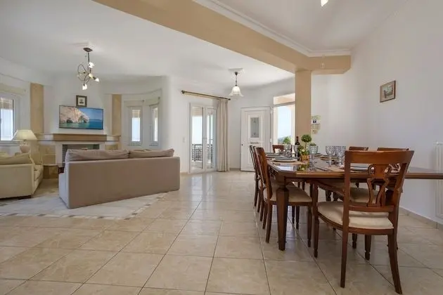 Villa, 4 Yatak Odası, Şömine