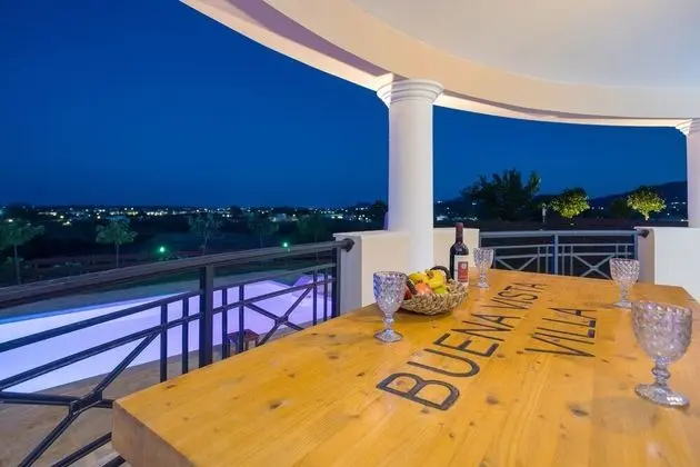 Villa, 4 Yatak Odası, Şömine