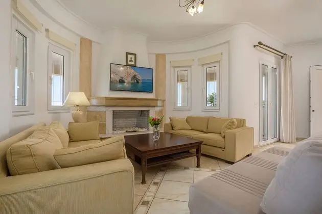 Villa, 4 Yatak Odası, Şömine