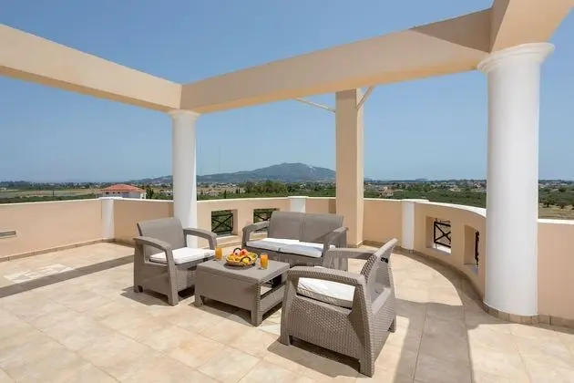 Villa, 4 Yatak Odası, Şömine