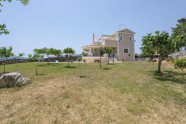 Villa, 4 Yatak Odası, Şömine