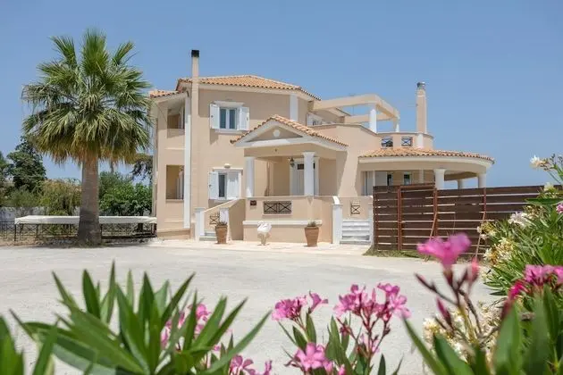 Villa, 4 Yatak Odası, Şömine