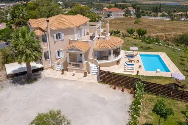 Villa, 4 Yatak Odası, Şömine