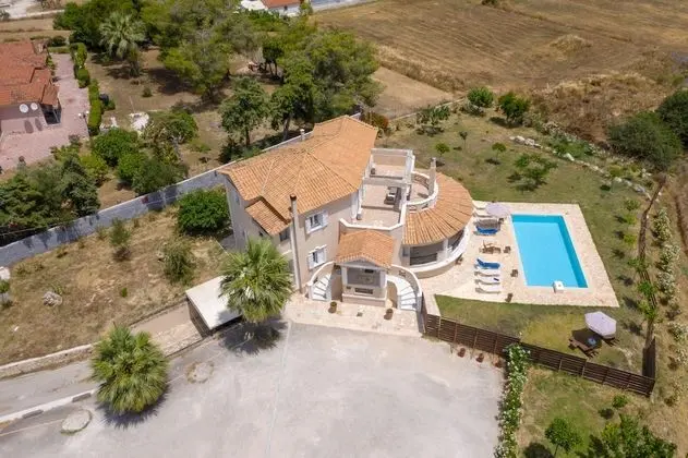 Villa, 4 Yatak Odası, Şömine