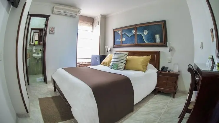 Standard Tek Büyük Yataklı Oda