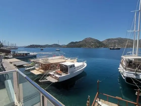 Apart Oda, Deniz Manzaralı, Balkonlu