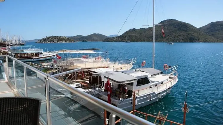 Apart Oda, Deniz Manzaralı, Balkonlu