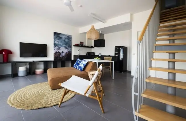 Dubleks, 2 Yatak Odası, Balkon, Avlu Manzaralı