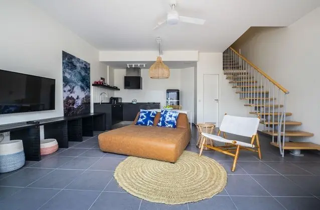 Dubleks, 2 Yatak Odası, Balkon, Avlu Manzaralı