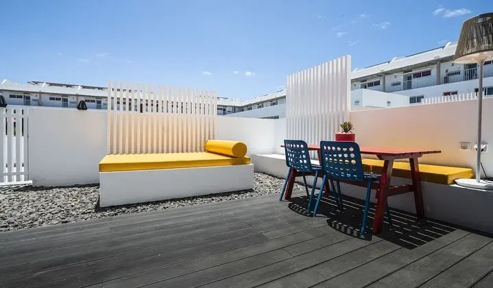 Dubleks, 2 Yatak Odası, Balkon, Avlu Manzaralı
