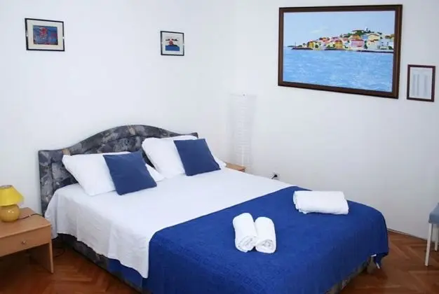 Apart Daire (Buffalo - 150m from the beach & parki)