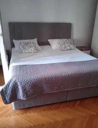 Apart Daire (Buffalo - 150m from the beach & parki)