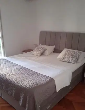 Apart Daire (Buffalo - 150m from the beach & parki)