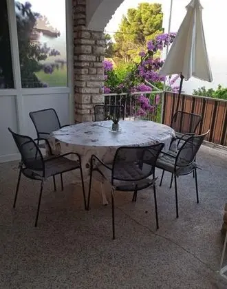 Apart Daire (Buffalo - 150m from the beach & parki)