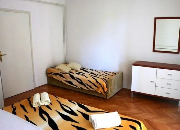 Apart Daire (Buffalo - 150m from the beach & parki)