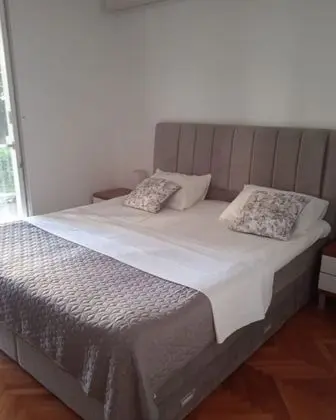 Apart Daire (Buffalo - 150m from the beach & parki)