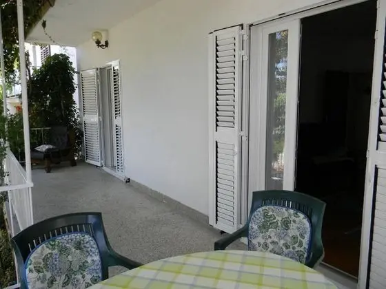 Apart Daire (Buffalo - 150m from the beach & parki)