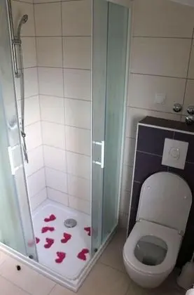 Apart Daire (Buffalo - 150m from the beach & parki)