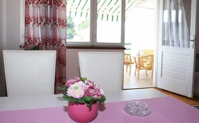 Apart Daire (Buffalo - 150m from the beach & parki)