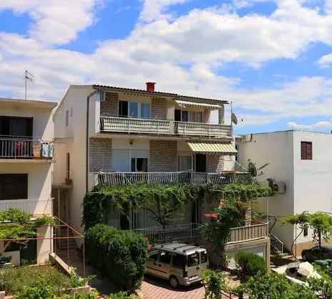 Apart Daire (Buffalo - 150m from the beach & parki)
