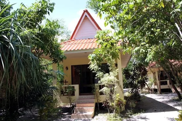 Deluxe Bungalow with Fan