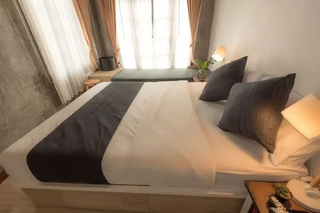 Economy Bigger Room with Refrigerator