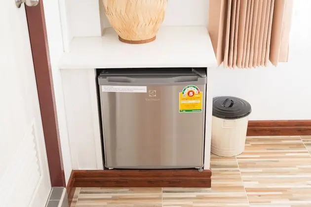 Economy Bigger Room with Refrigerator