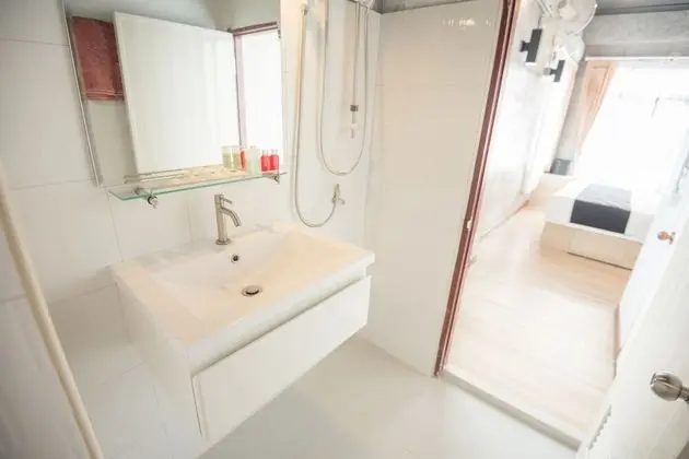 Economy Bigger Room with Refrigerator