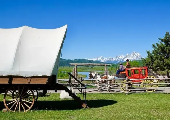 Traditional Çadır, Birden Çok Yatak, Dağ Manzaralı