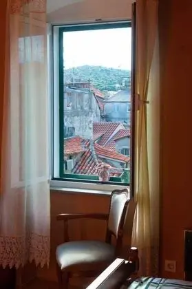 Tek Büyük Yataklı Oda, Ortak Banyo