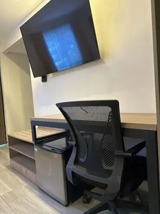 Deluxe Tek Büyük Yataklı Oda, 2 Çift Kişilik Yatak, Engellilere Uygun, Havuz Manzaralı