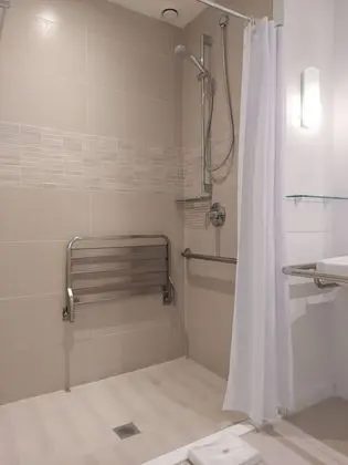 Traditional Tek Büyük Yataklı Oda